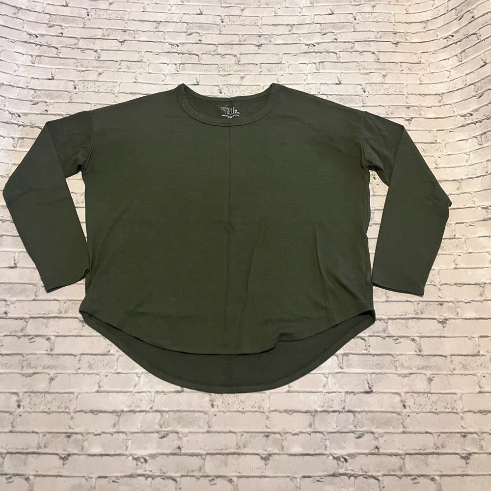 Time and Tru Dark Green Long Sleeve Crew Neck Top Size Medium